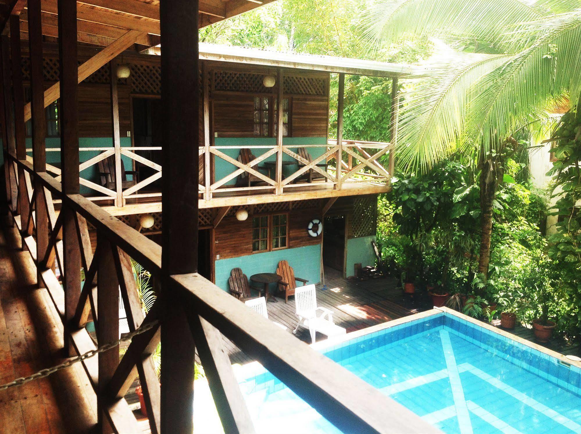 Lizard King Hotel & Suites Puerto Viejo de Talamanca Esterno foto